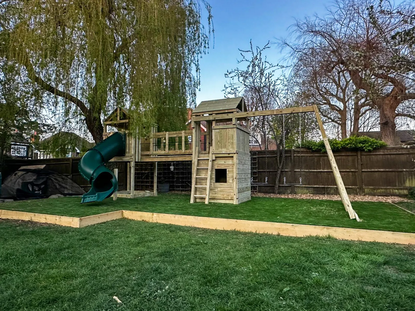 Caroline Parker image